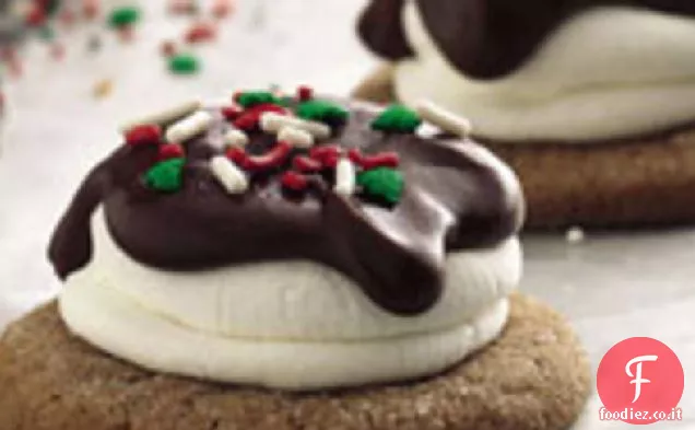 Biscotti al cacao farciti con caramello e marshmallow (mix di biscotti)