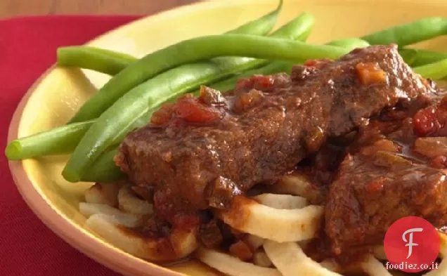 Slow-Cooker Salsa Bistecca svizzera con tagliatelle