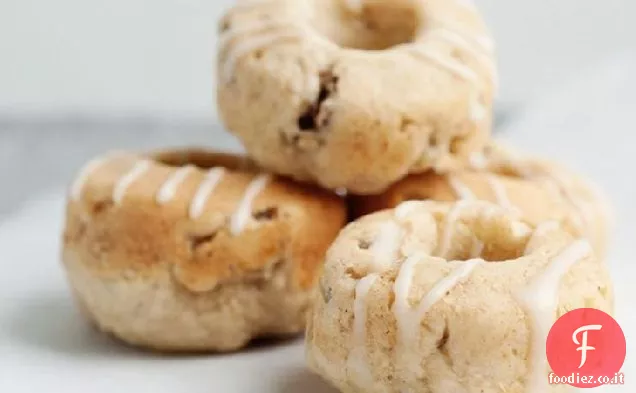 Ciambelle di banana al forno con glassa alla vaniglia