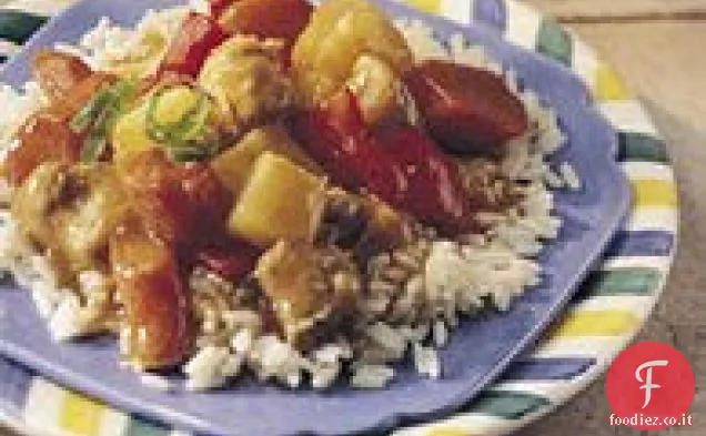 Stufato di pollo a cottura lenta con pepe e ananas