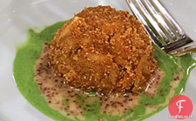 Torte di granchio con senape granulosa e salse di scalogno