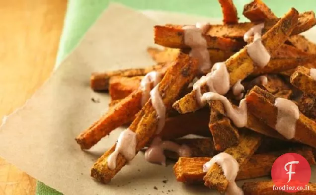 Cajun Patate fritte dolci con salsa di yogurt immersione