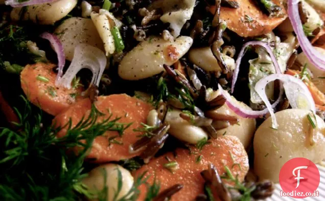 Riso selvatico, fagioli al burro e insalata di carote arrostite all'aglio