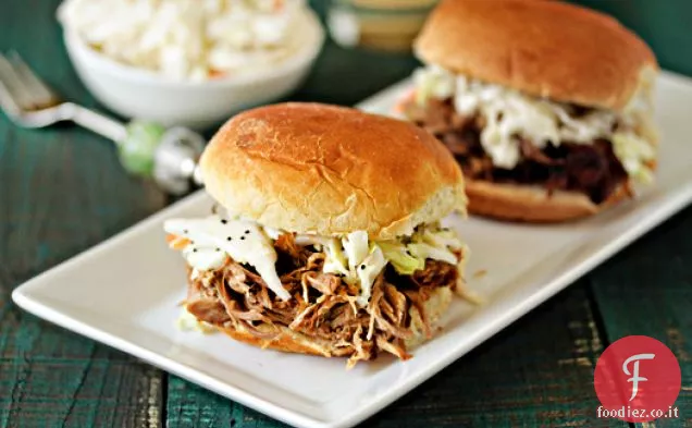 Facile Crockpot tirato maiale