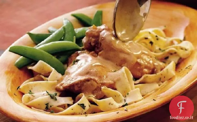 Pollo a cottura lenta con salsa di paprika cremosa