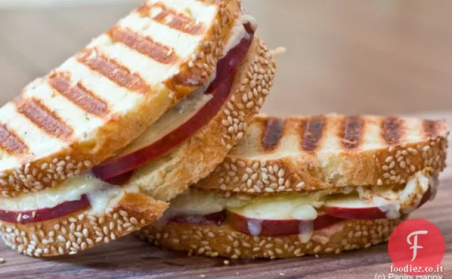 Cheddar, mele e senape di rafano Panini