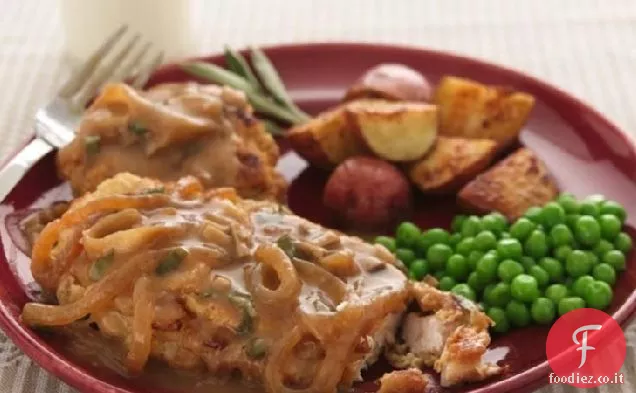 Pollo fritto al forno con sugo dolce di cipolla e funghi