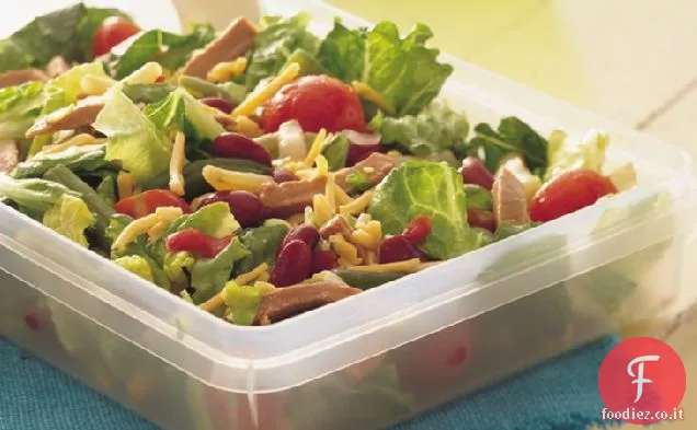 Deli Manzo e fagioli gettato insalata
