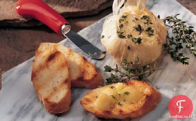 Aglio alla griglia con pane francese