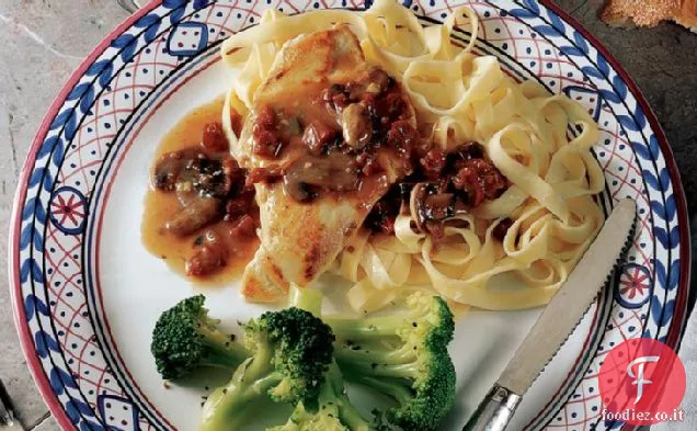 Fettuccine con Pollo e Salsa di Pomodoro essiccata al sole