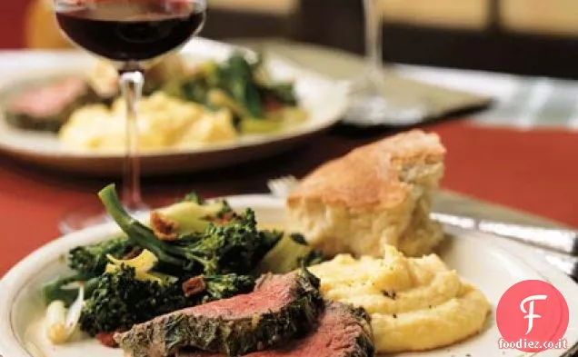 Filetto di manzo in crosta di erbe, aglio e senape