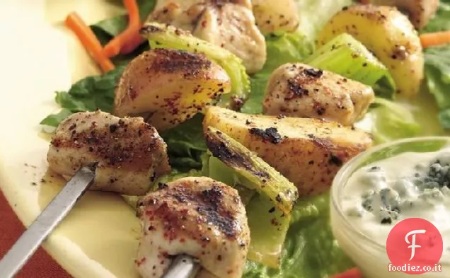 Insalata di pollo alla griglia di Buffalo Kabobs