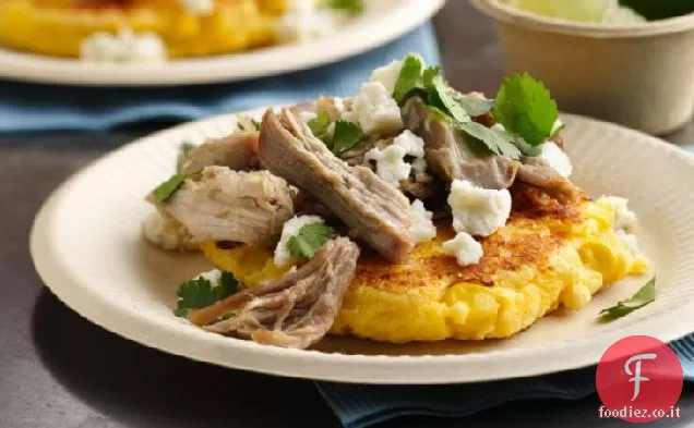 Arepas con mais e maiale tirato