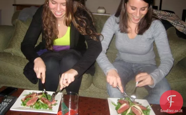 Insalata di anatra croccante con pera, noci pecan e zenzero-miele Senape V