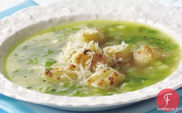Zuppa di cipolline con crostini all'aglio