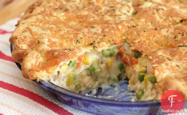 Torta di pollo con erba e crosta di cheddar