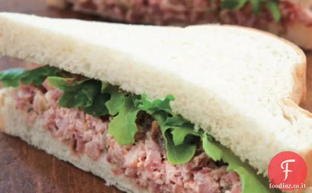 Panino con insalata di prosciutto