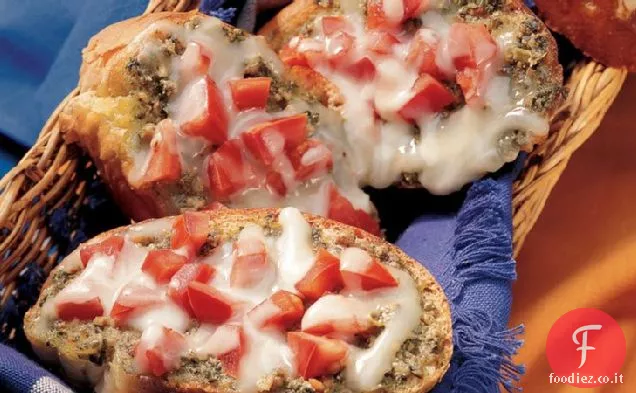 Crostini al Pesto e Pomodoro