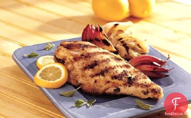 Pollo al limone alla griglia con finocchio e cipolla