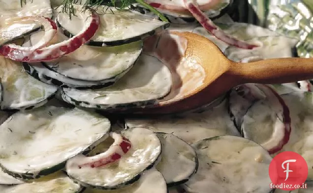Cetrioli con salsa di yogurt e aneto