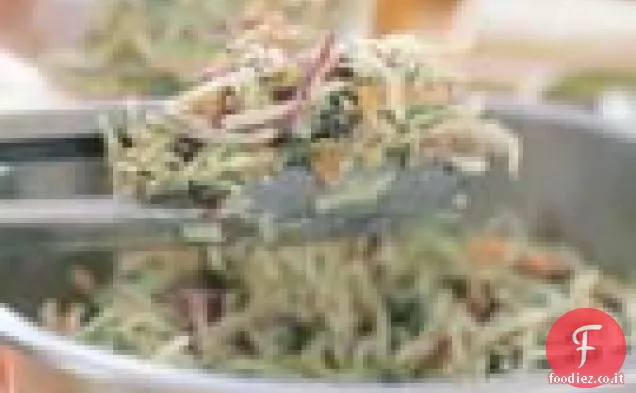 Broccoli Slaw con pinoli