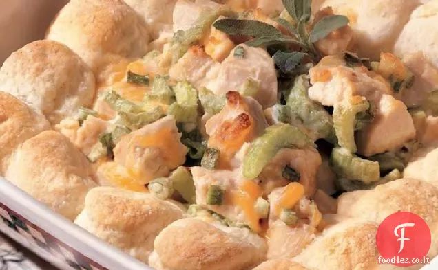 Insalata di tacchino caldo con biscotti alla salvia