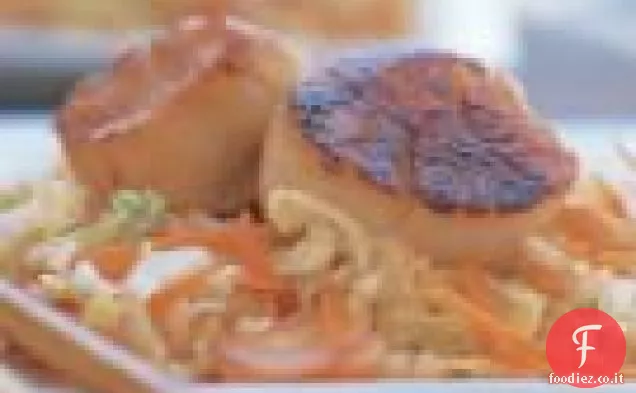 Miso-glazed Capesante con asiatico Slaw