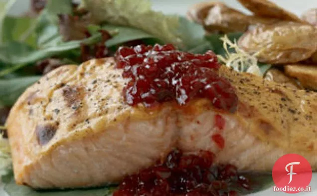 Senape-salmone arrosto con salsa di Ligonberry