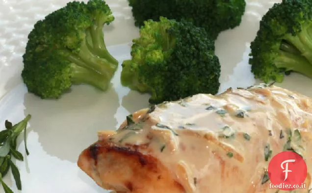 Petti di pollo ripieni di gamberetti in salsa di champagne