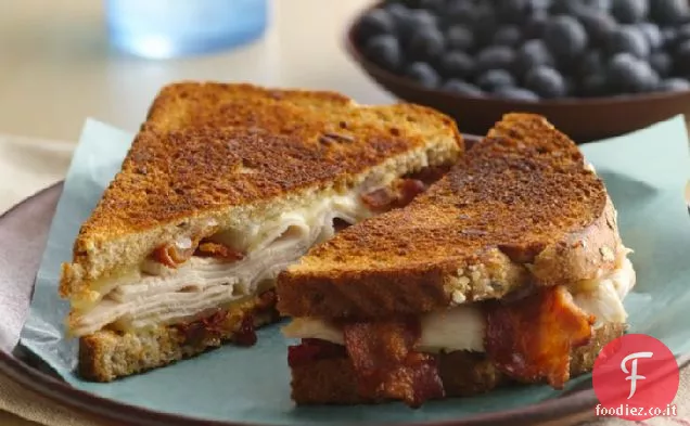 Tacchino alla griglia, pancetta e panino svizzero