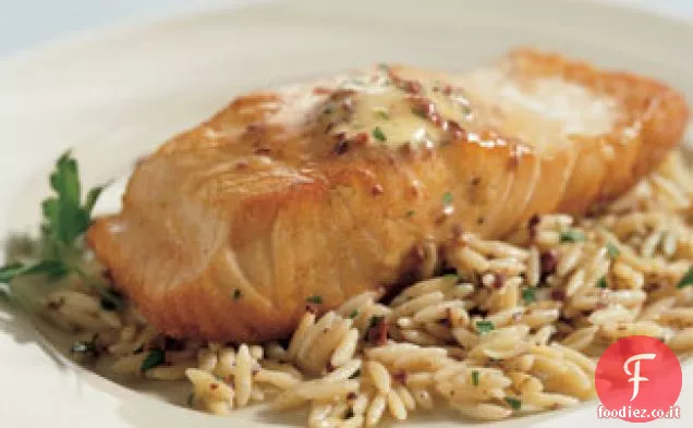 Salmone Arrosto con Burro di senape e Orzo