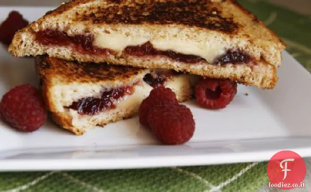 Lampone, Brie e formaggio alla griglia blu