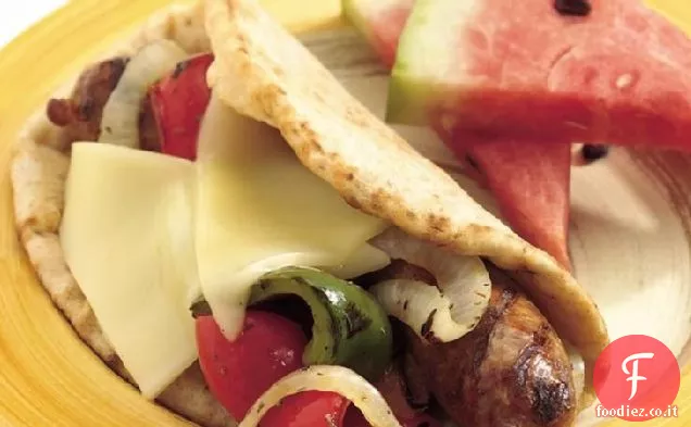 Salsiccia italiana alla griglia e peperone pieghe