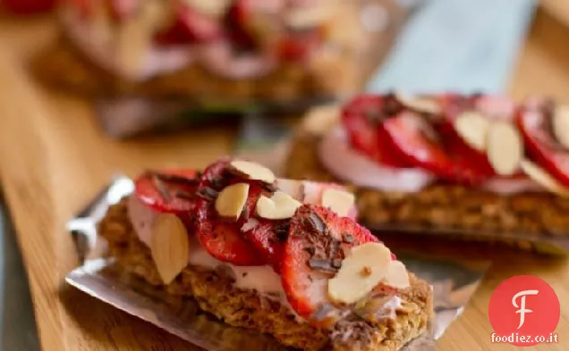 Barrette di muesli al cioccolato alla fragola