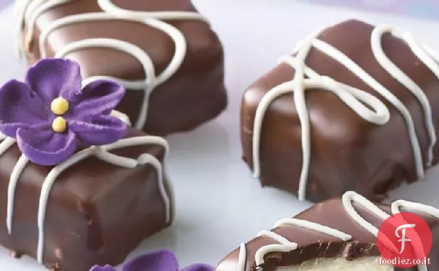 Morsi di cheesecake al cioccolato e mandorle