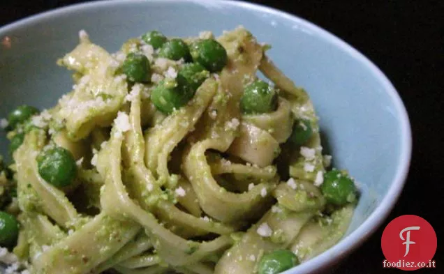 Pasta e Piselli Con Pesto al Pistacchio