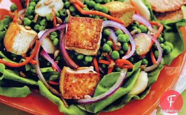 Insalata di piselli, carote e tofu