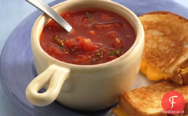 Zuppa di pomodoro e basilico
