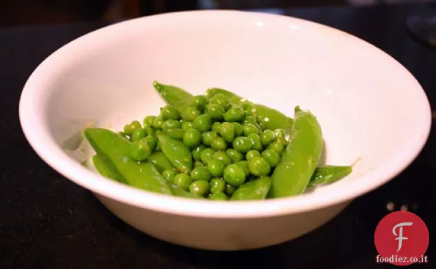 Cena stasera: piselli verdi e piselli a scatto di zucchero in salsa di sesamo