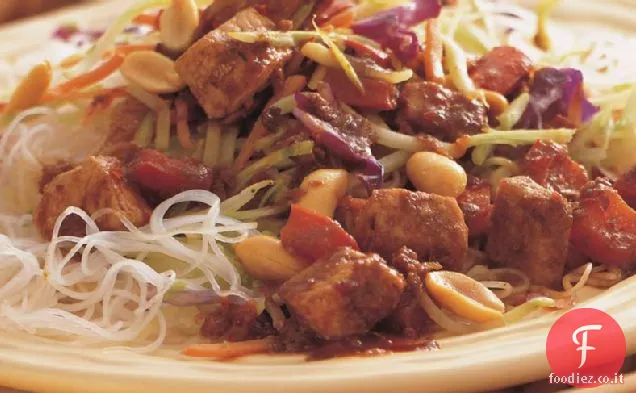 Kung Pao Maiale su tagliatelle al sesamo
