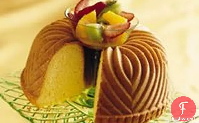 Crema di formaggio Pound Cake con Sassy Salsa di frutta