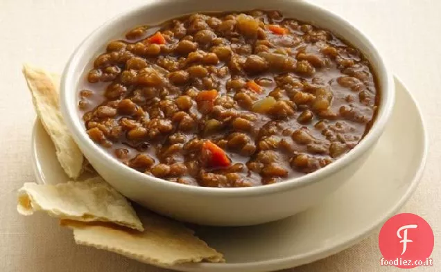 Zuppa di lenticchie marrone a cottura lenta