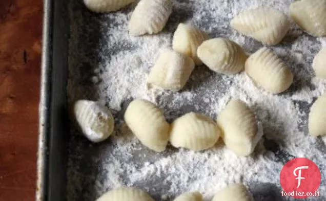 Gnocchi con Spugnole e Piselli Primaverili