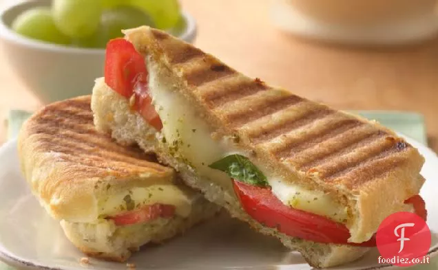 Panini al Pesto, Mozzarella e Pomodoro