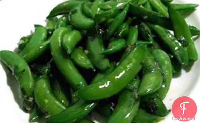 Piselli a scatto di zucchero con menta