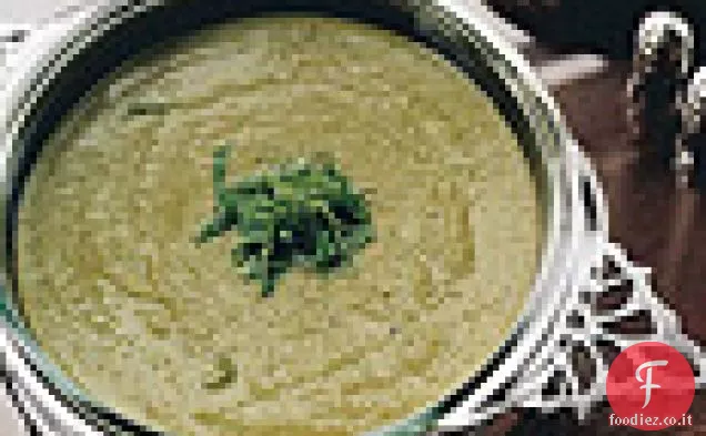 Zuppa fresca di piselli e menta