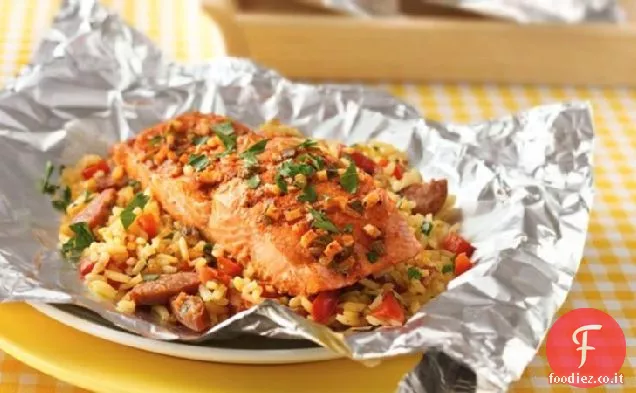 Confezioni di paella di salmone alla griglia