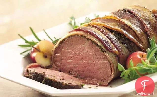 Filetto di manzo in crosta di pancetta ed erbe