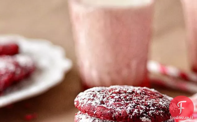Biscotti al burro appiccicosi di velluto rosso