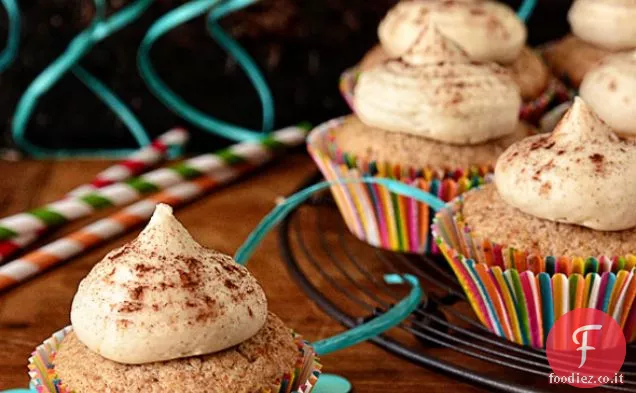 Snickerdoodle Cupcakes con zucchero di canna e crema di burro alla cannella